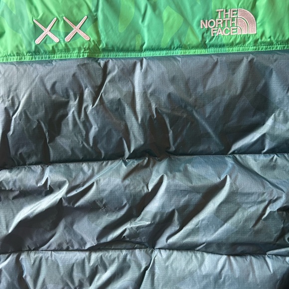 KAWS X THE NORTH FACE RETRO 1996 NUPTSE JACKET - Picture 4 of 5